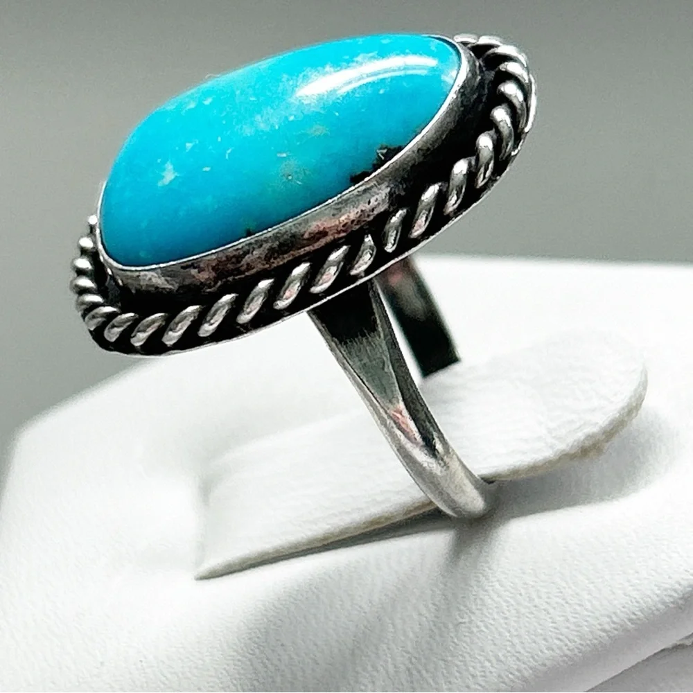 Vintage Southwestern Turquoise Sterling Silver Ring - Picture 6 of 11